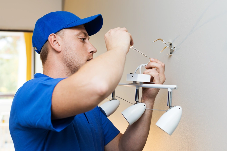 Steps Electricians Take For Effective Electrical Troubleshooting in Orlando, FL
